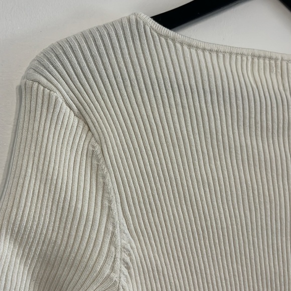 H&M Ribbed Knit Open-Loop Top - Picture 6 of 6